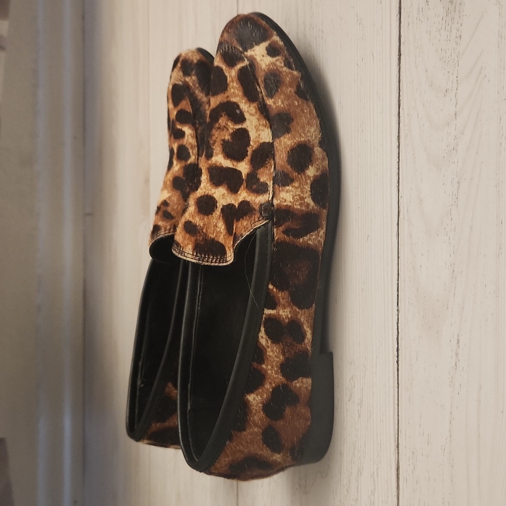 Banana Republoc Demi Leopard Loafers in a 7 1/2 - Picture 2 of 6
